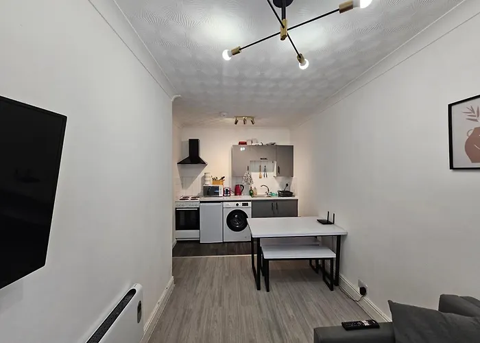 Modern & Stylish 1 Bedroom Flat In Bridgend Town