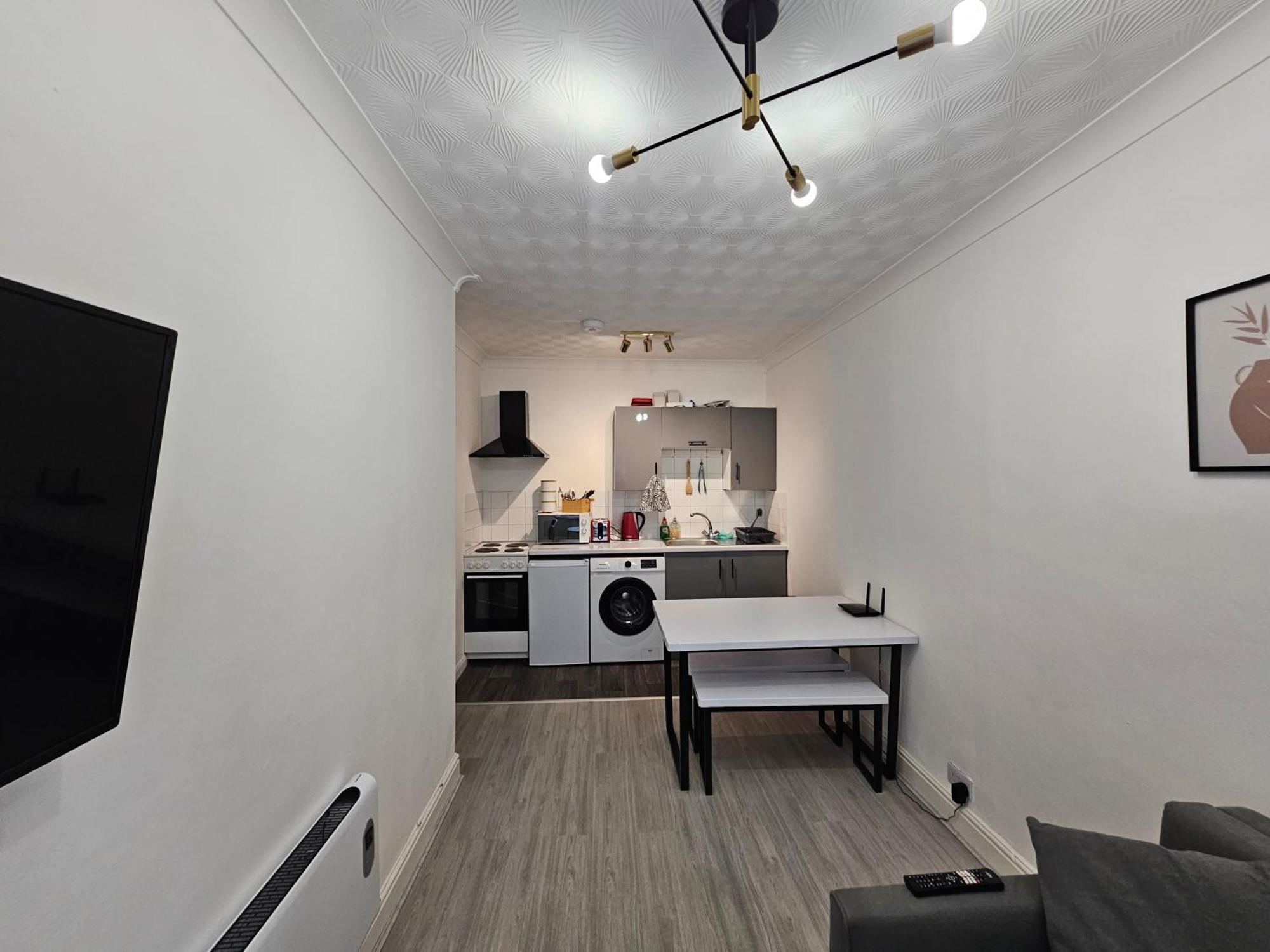 Apartment Modern & Stylish 1 Bedroom Flat In Bridgend Town