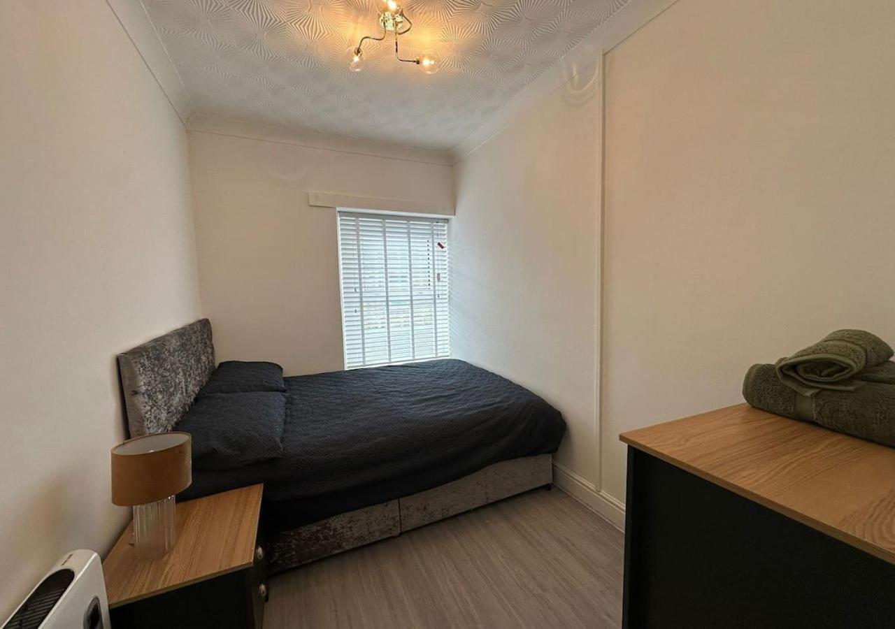 Modern & Stylish 1 Bedroom Flat In Bridgend Town